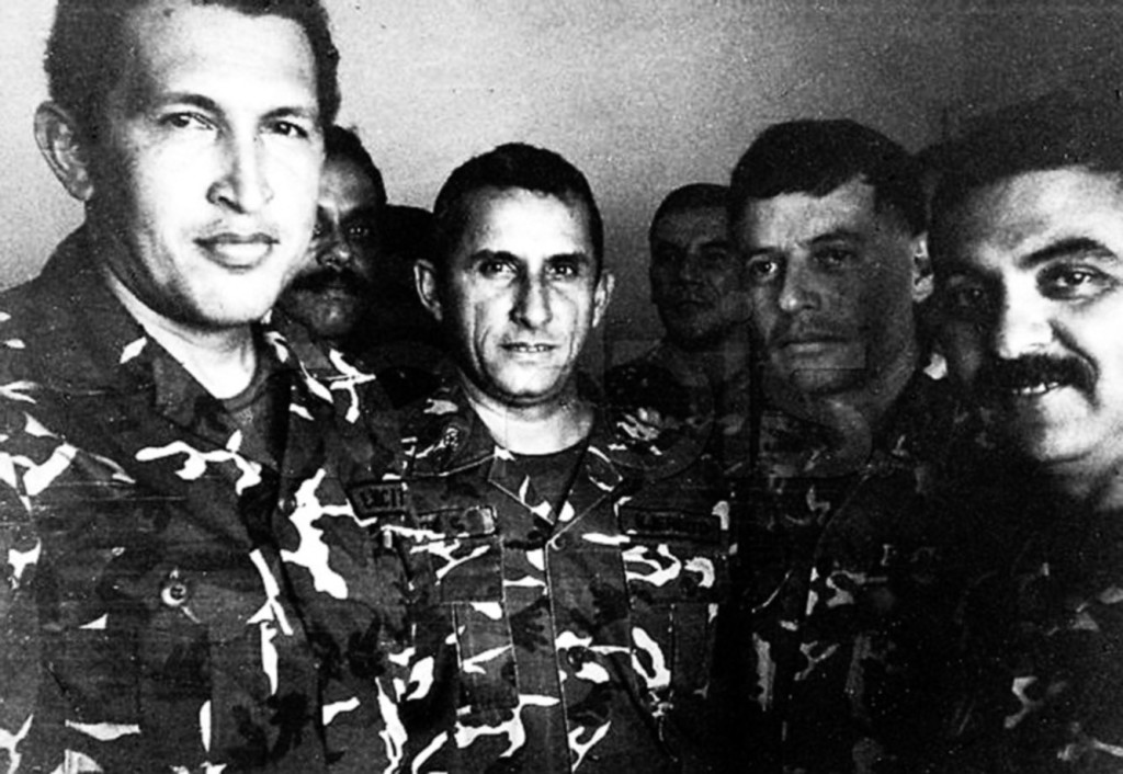 Los tenientes coroneles Hugo Chávez Frías, Yoel Acosta Chirinos, Francisco Arias Cárdenas, Líderes del intento de golpe de Estado de 1992.