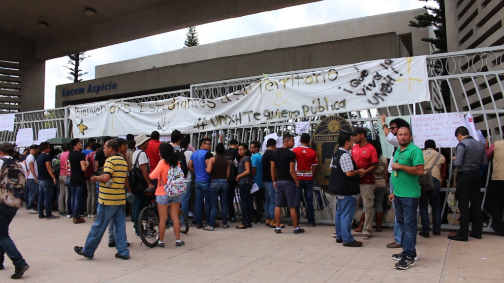 Estudiantes se toman las instalaciones de la UNAH. Foto: Nincy Perdomo. 