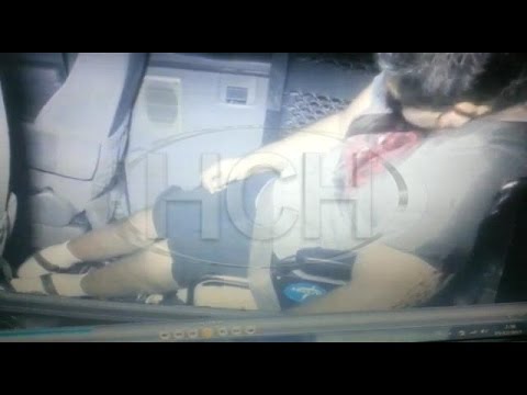 Imágenes del noticiero HCH que muestra a Leva Cabrera en el interior de su camioneta.