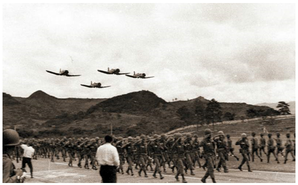 Tropas hondureñas listas para enfrentar al ejército salvadoreño durante la Guerra del Fútbol en 1969.