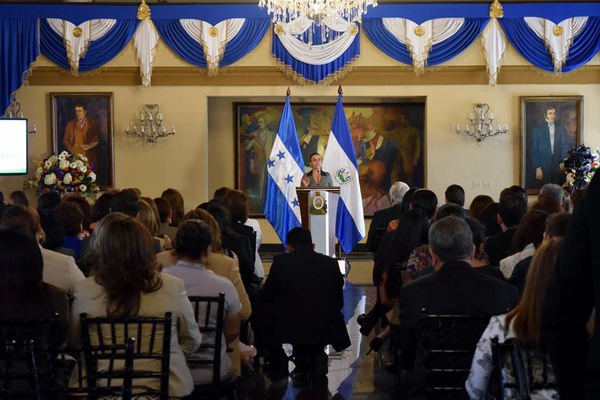 El gobierno del Presidente Juan Orlando Hernández suscribió con El Salvador, un acuerdo de cooperación técnica para impulsar el programa “Ciudad Mujer” en Honduras.