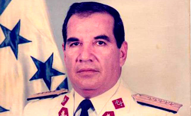 General Humberto Regalado Hernández, jefe de las FFAA de Honduras.