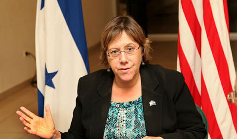 Embajadora Lisa Kubiske en Honduras.
