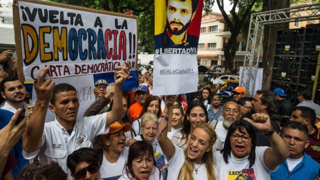 Venezuela-celebra-el-día-internacional-de-la-democracia-con-represión-y-persecución