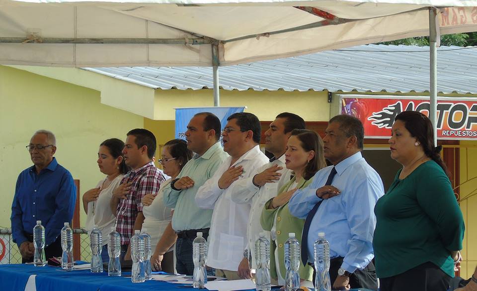Autoridades del Estado de Honduras pidiendo perdón por el asesinato de Carlos Escaleras.