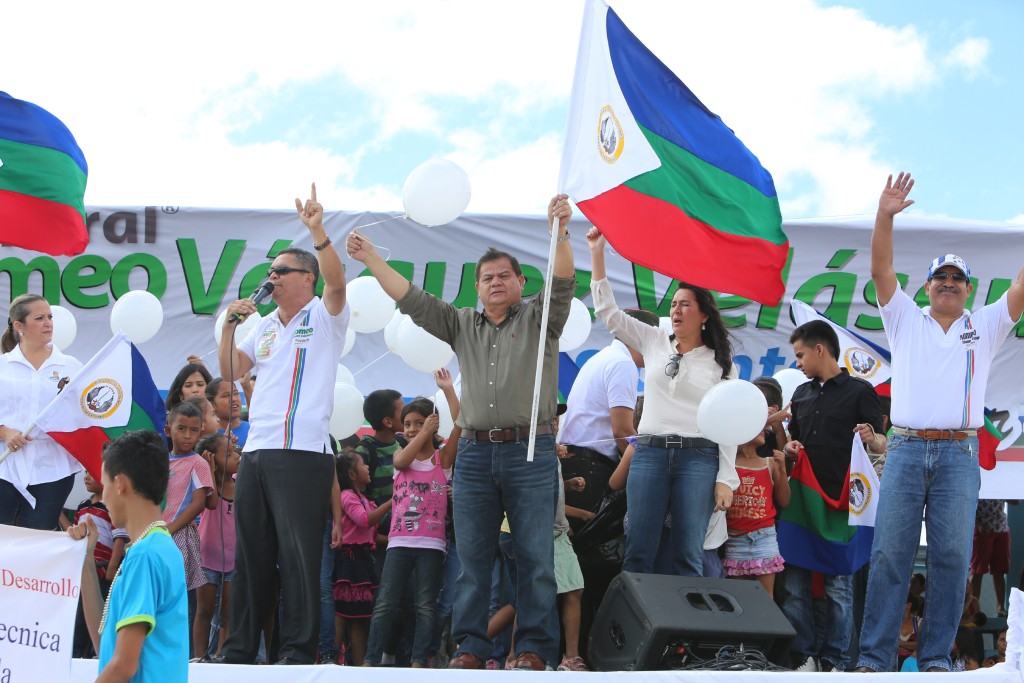 Al igual que PAC y Vamos, el partido Alianza Patriótica comandado por el general (r) Romeo Vazquez, ha hecho poco o nada por promover la transparencia entre sus candidatos.