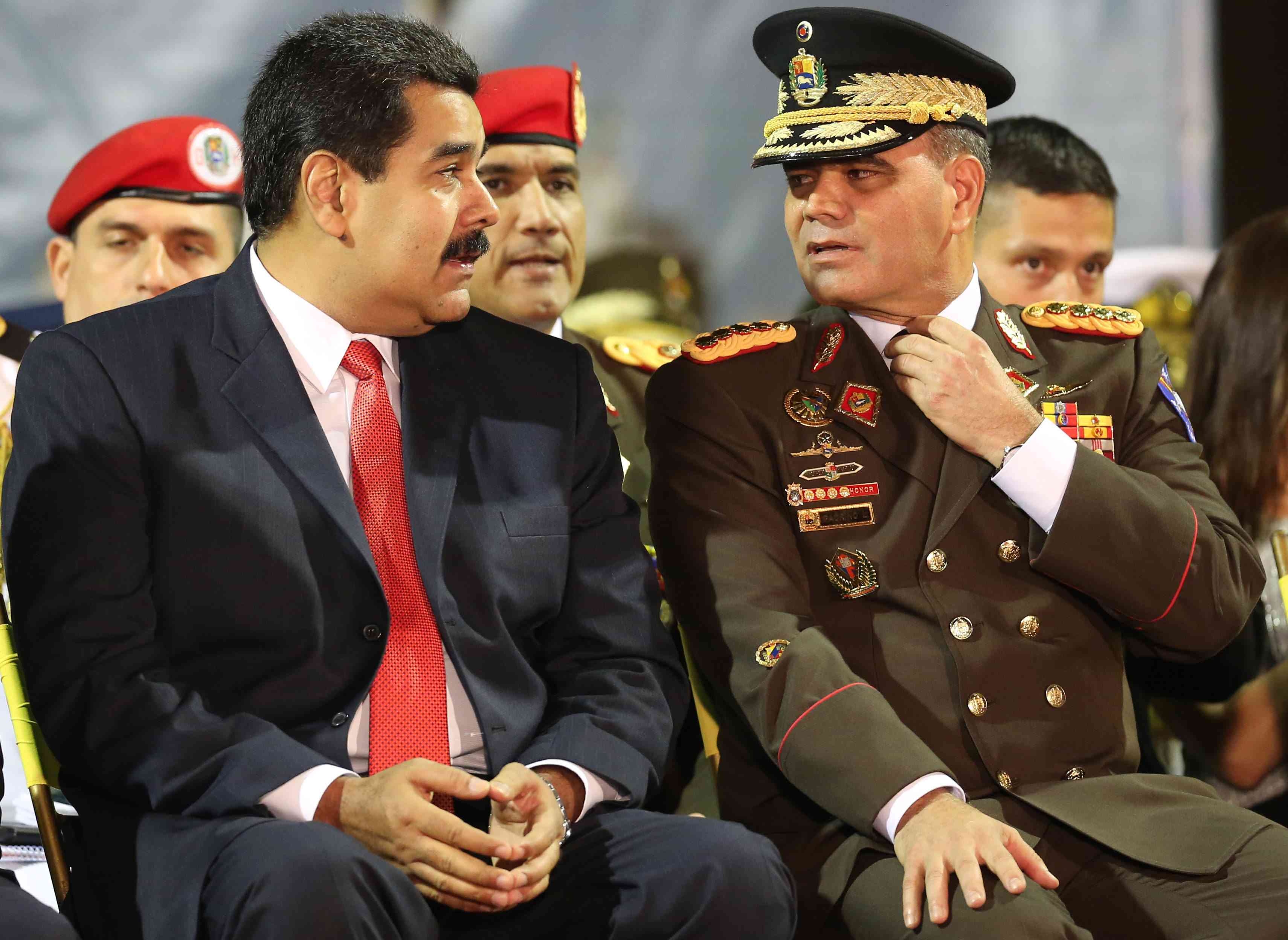 https://elpulso.hn/wp-content/uploads/2019/01/Maduro-y-Padrino-López.jpg