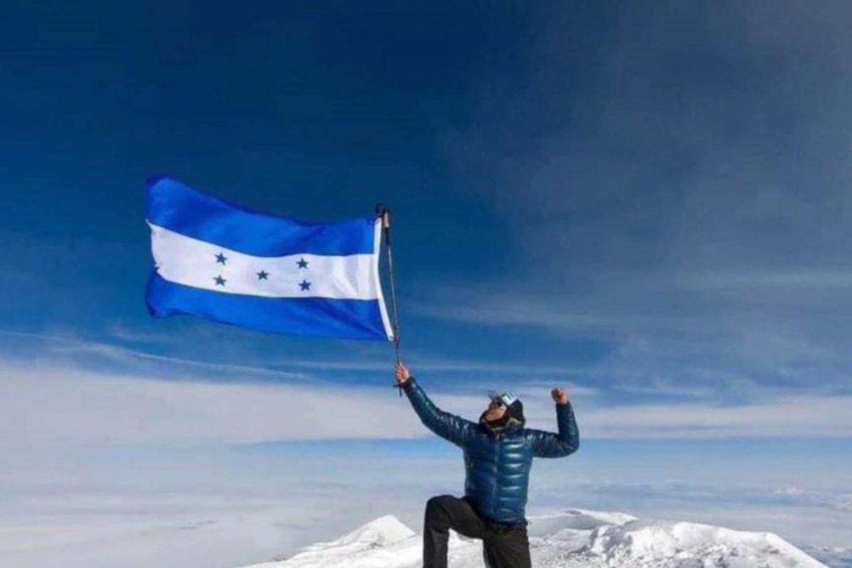 Hondureño que alcanzó cima del Monte Everest tiene próxima meta: la Antártida