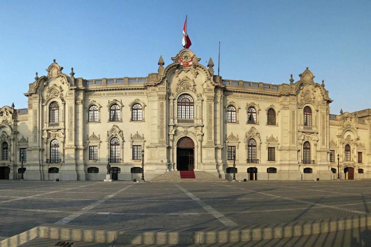 Fiscalía peruana allana sede del Ejecutivo por investigación a cuñada de presidente