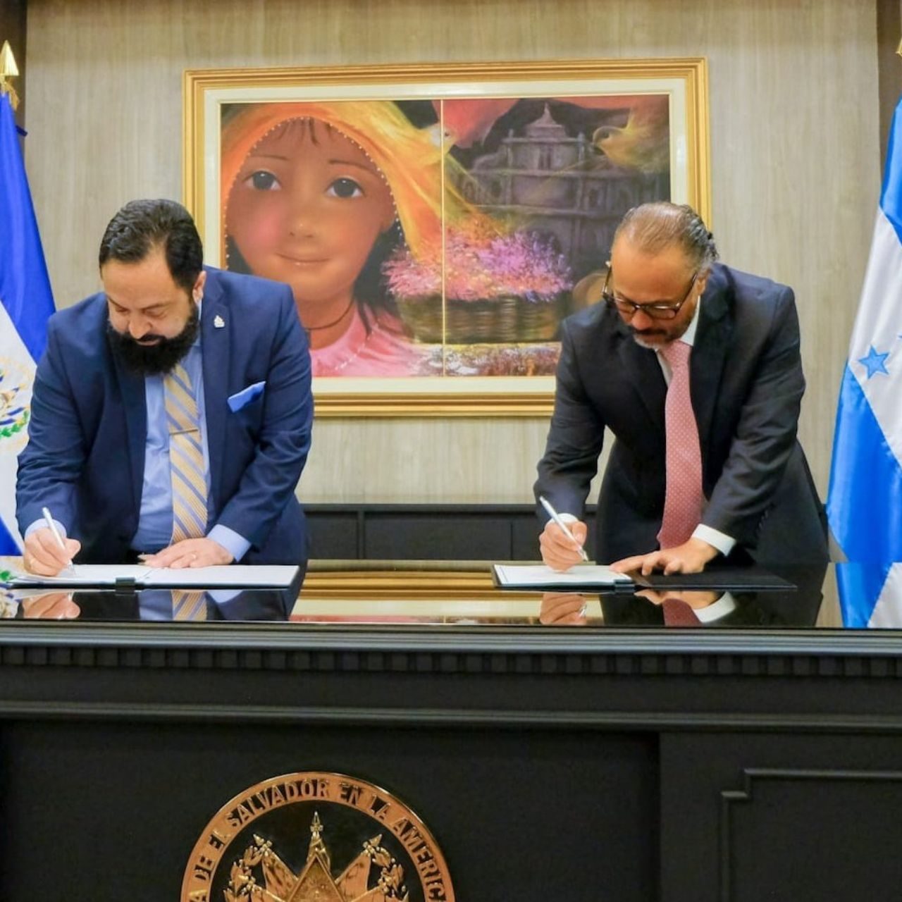 Congreso hondureño pacta cooperación con la Asamblea Legislativa de El Salvador