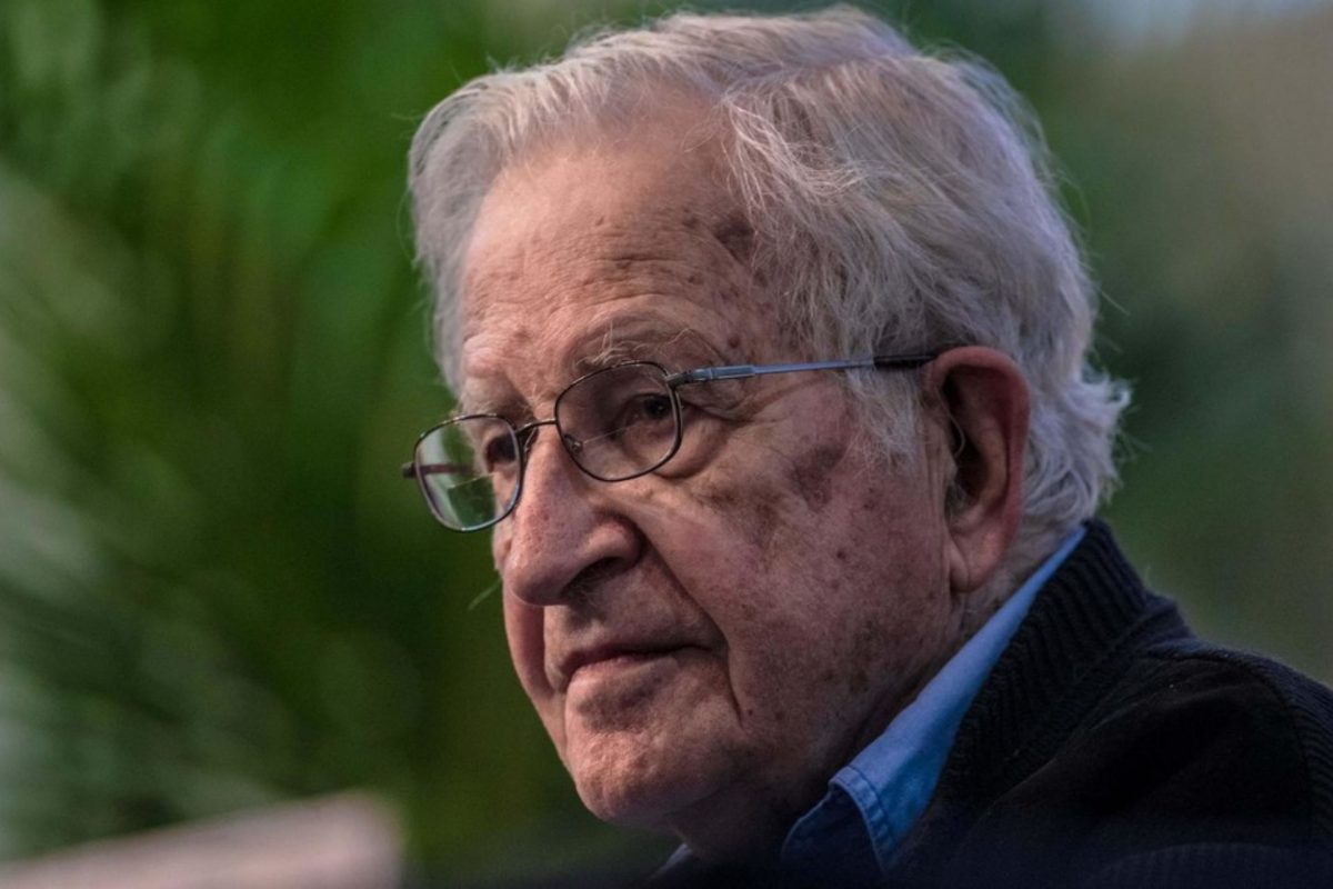 Chomsky: EEUU es una amenaza para la paz mundial y sus propios ciudadanos