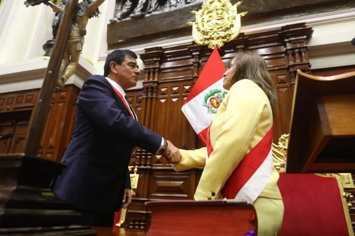 Dina Boluarte asume la presidencia de Perú, tras el golpe de Estado contra Pedro Castillo